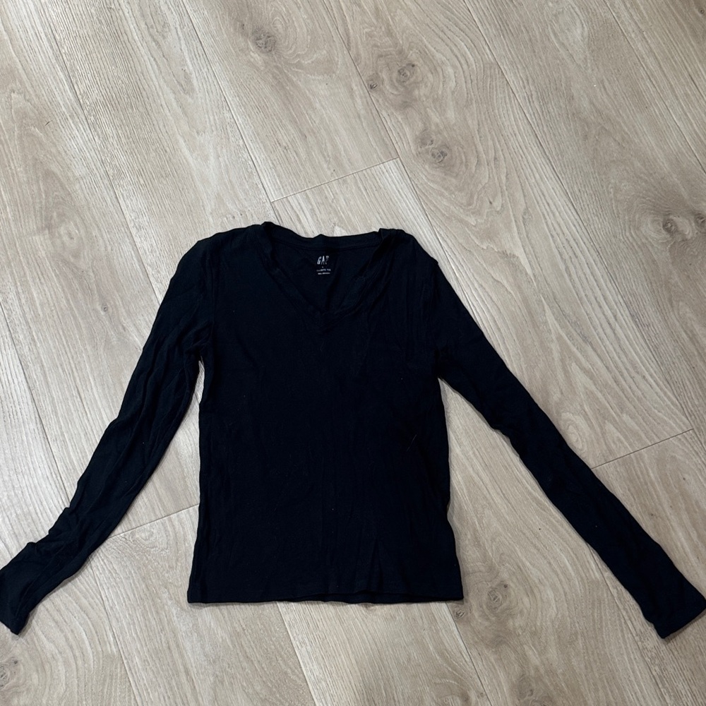 GAP Women's Classic Black Long Sleeve Tee